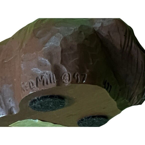 RED MILL FOAL FIGURINE #477 LAYING HORSE PECAN SHELL RESIN 1997 - Picture 7 of 9